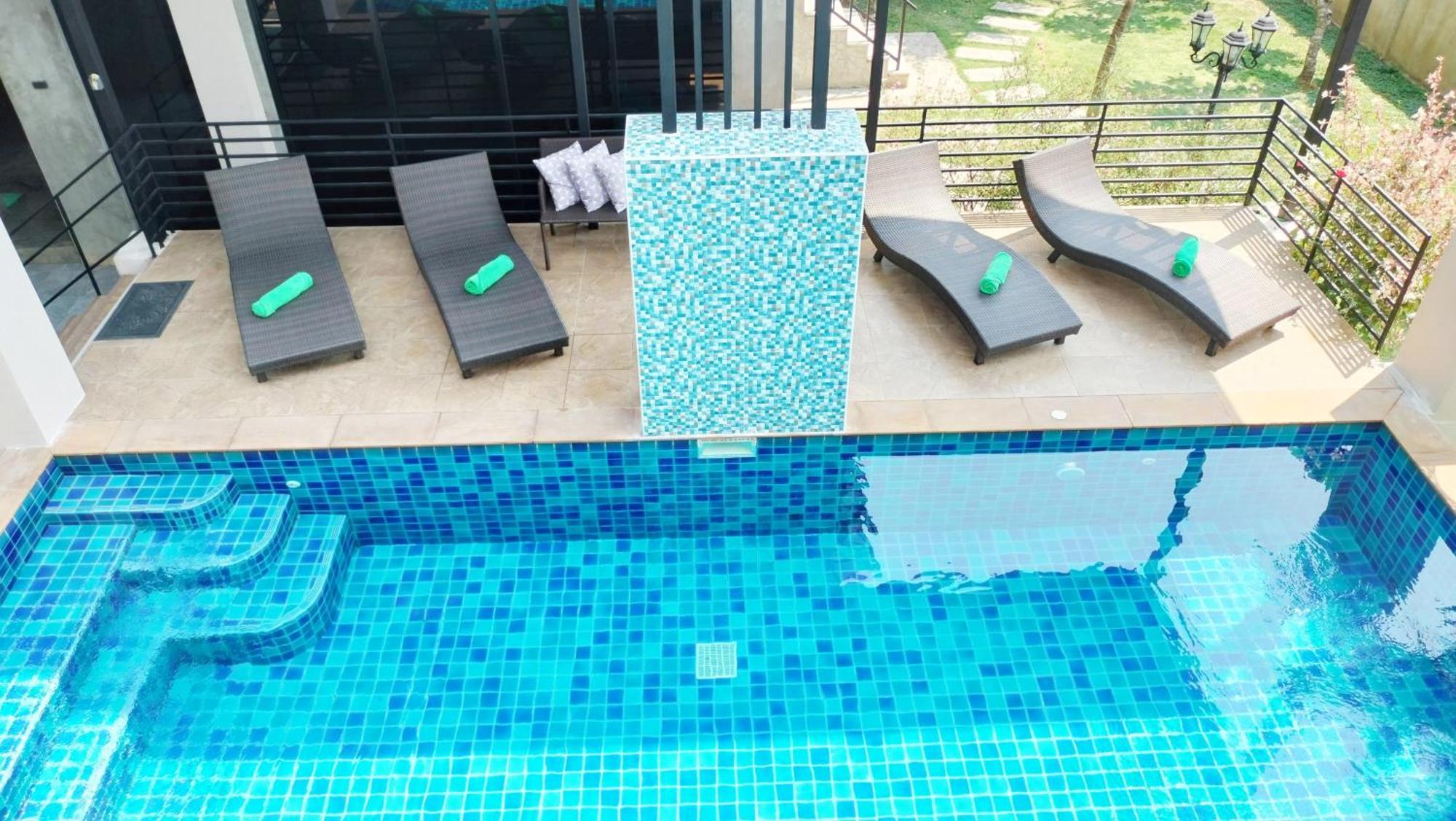 Villa Rajapruek Entire 3 Villas 7 Bedrooms Near Airport Chiang Mai Eksteriør bilde
